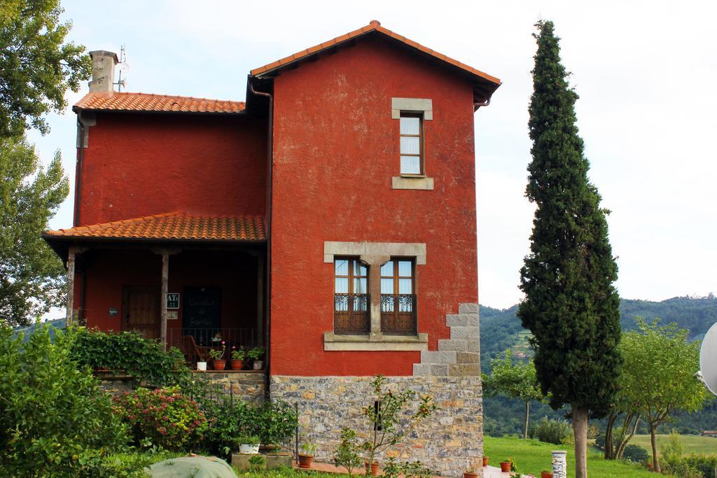 Escuelas De Fuentes Вальявисьоса Экстерьер фото