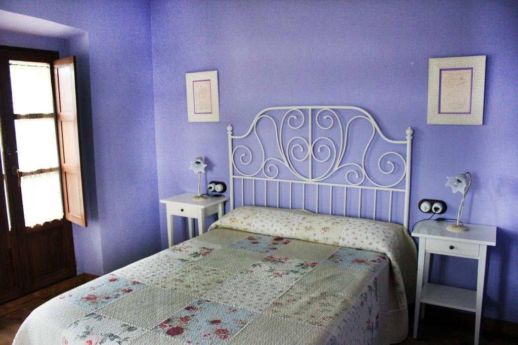 Escuelas De Fuentes Вальявисьоса Экстерьер фото
