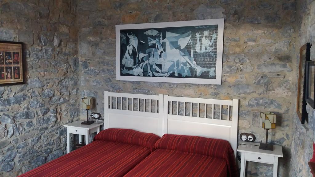 Escuelas De Fuentes Вальявисьоса Экстерьер фото